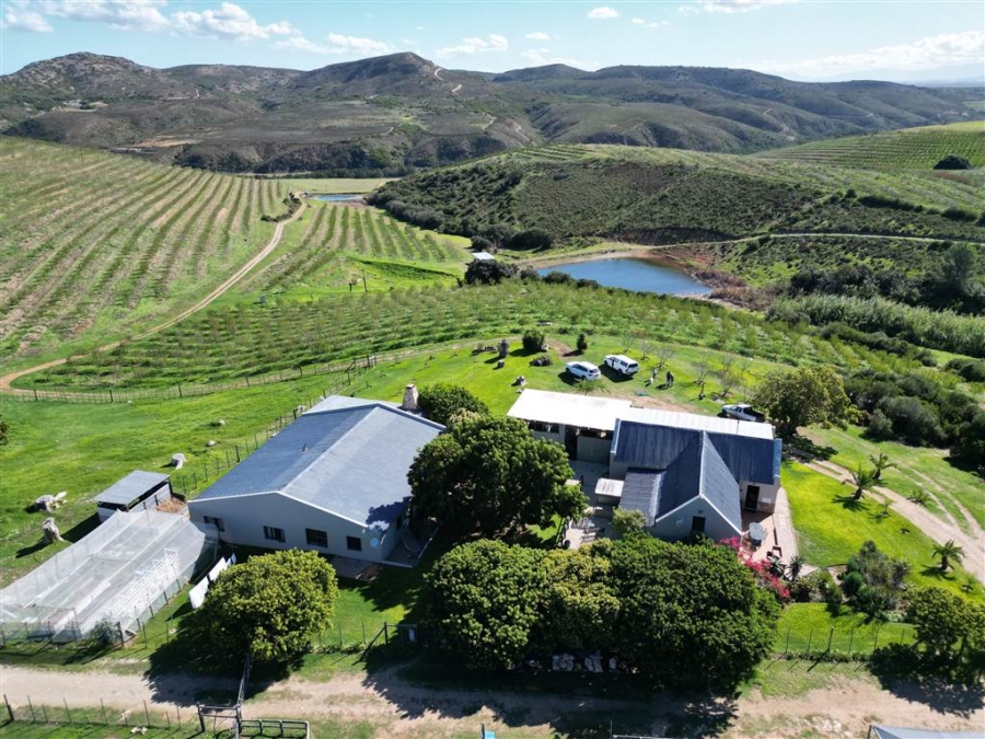 6 Bedroom Property for Sale in Stilbaai Oos Western Cape